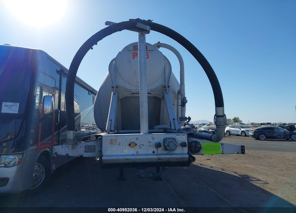 2002 HEIL CO --- VIN: 5HTSN422227T08888