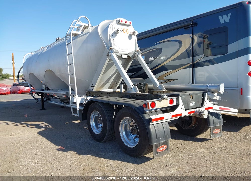 2002 HEIL CO --- VIN: 5HTSN422227T08888