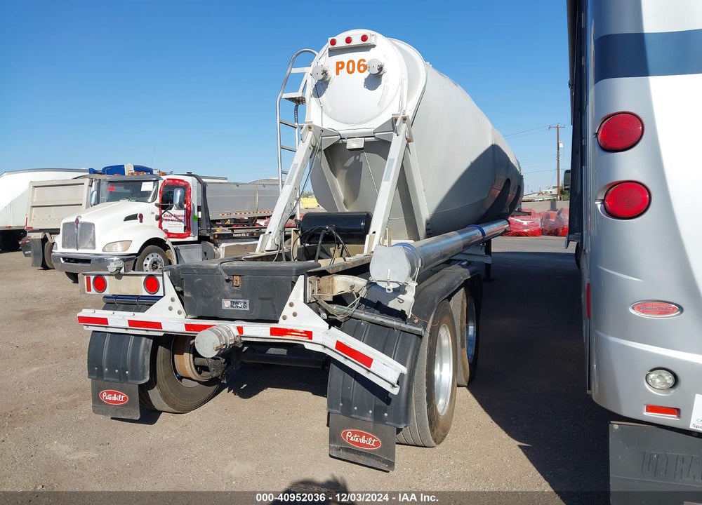 2002 HEIL CO --- VIN: 5HTSN422227T08888