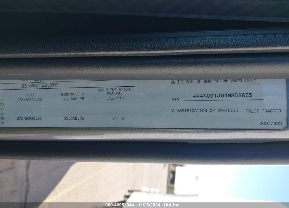 2004 VOLVO VN VNL VIN: 4V4NC9TJ04N358685