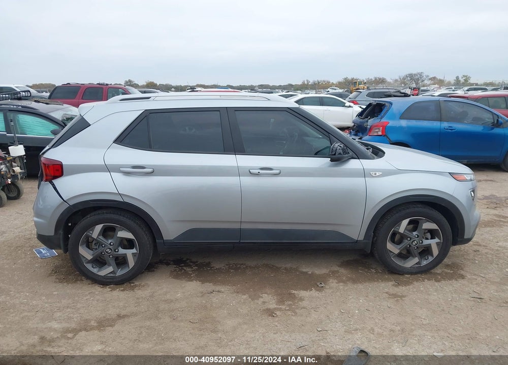 2021 HYUNDAI VENUE SEL VIN: KMHRC8A37MU118739