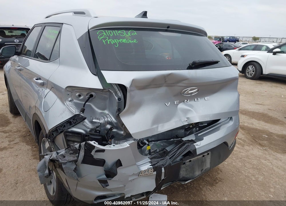 2021 HYUNDAI VENUE SEL VIN: KMHRC8A37MU118739