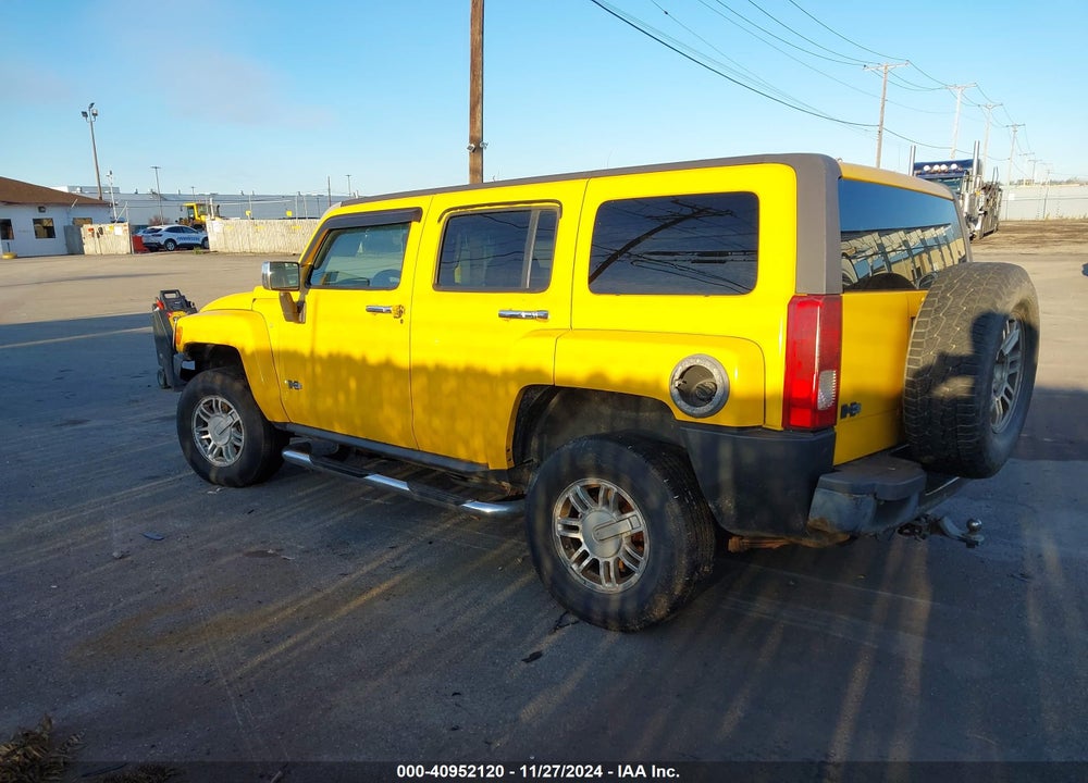 2007 HUMMER H3 SUV VIN: 5GTDN13E978101672