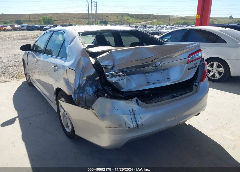 2013 TOYOTA CAMRY SE VIN: 4T1BF1FK4DU252494
