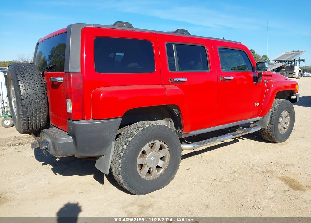 2007 HUMMER H3 SUV VIN: 5GTDN13EX78136186