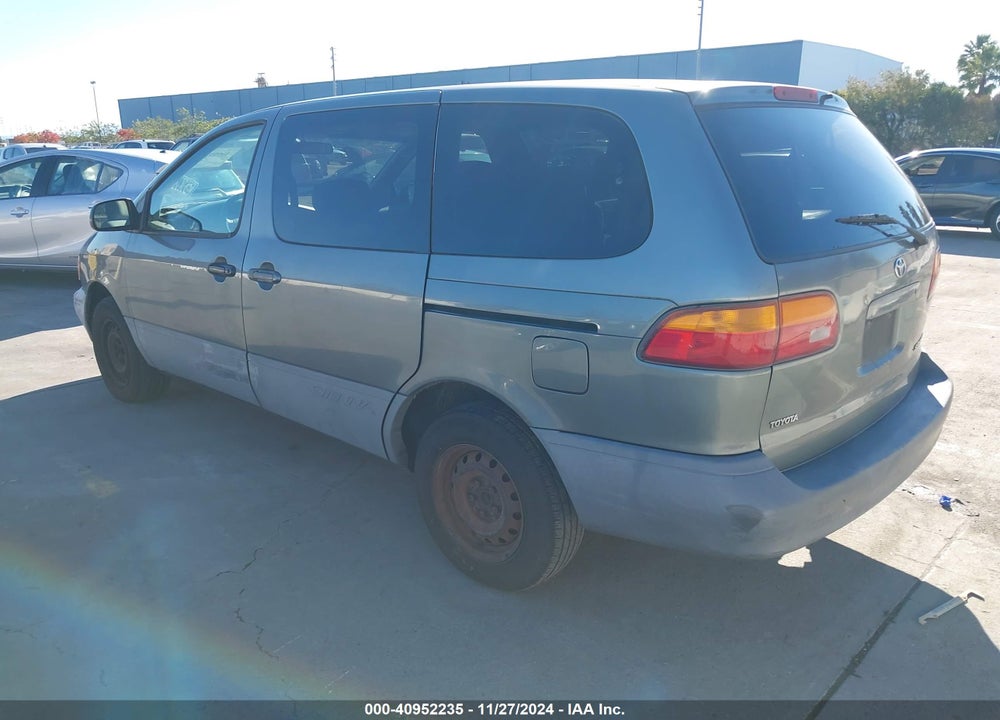 1998 TOYOTA SIENNA LE VIN: 4T3ZF13C1WU011689