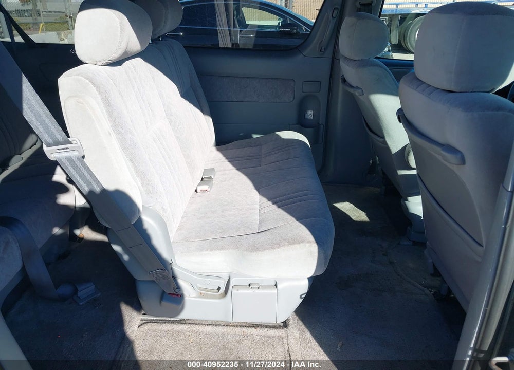1998 TOYOTA SIENNA LE VIN: 4T3ZF13C1WU011689
