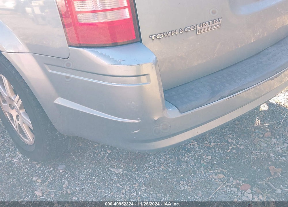 2008 CHRYSLER TOWN & COUNTRY LX VIN: 2A8HR44H08R745700