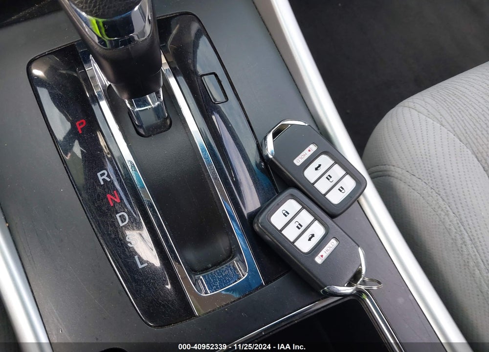 2013 HONDA ACCORD EX VIN: 1HGCR2F79DA168899