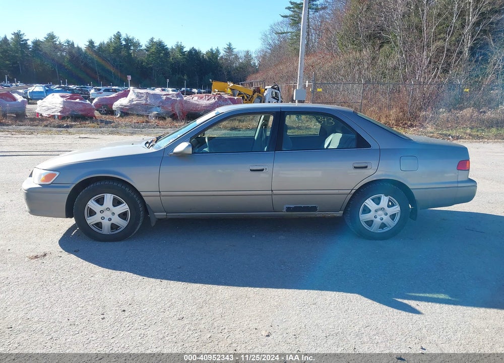 2000 TOYOTA CAMRY LE VIN: JT2BG22K4Y0520799