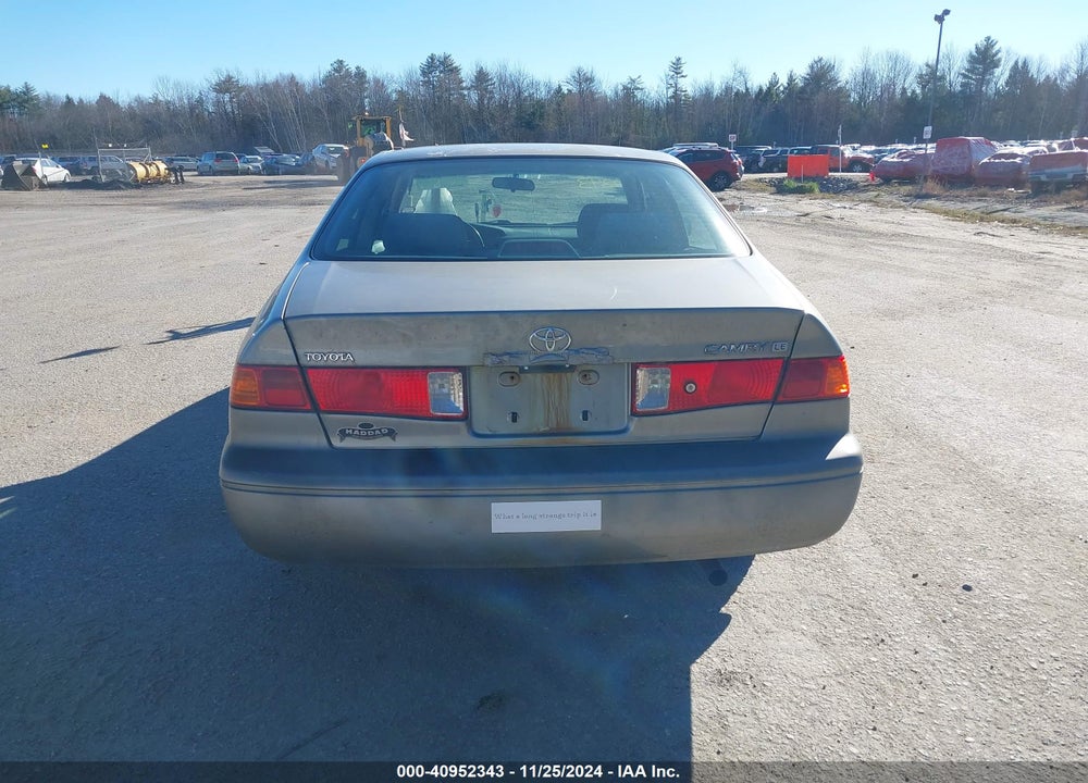 2000 TOYOTA CAMRY LE VIN: JT2BG22K4Y0520799