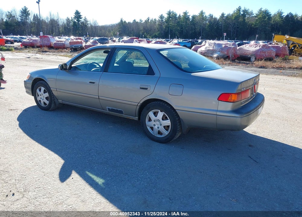 2000 TOYOTA CAMRY LE VIN: JT2BG22K4Y0520799