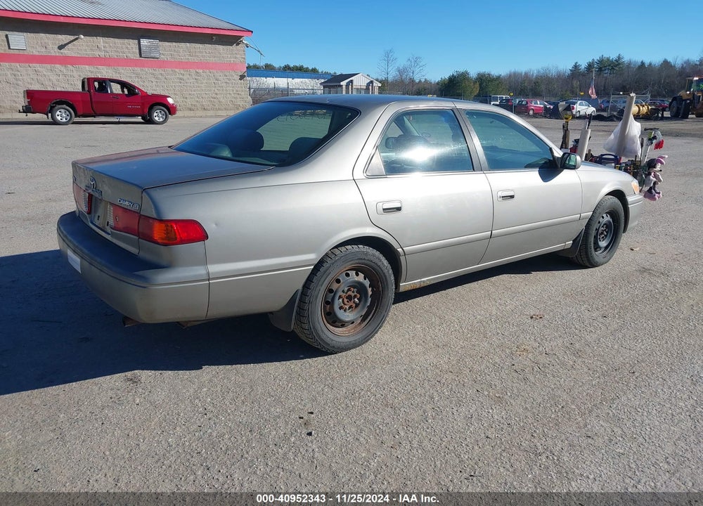 2000 TOYOTA CAMRY LE VIN: JT2BG22K4Y0520799