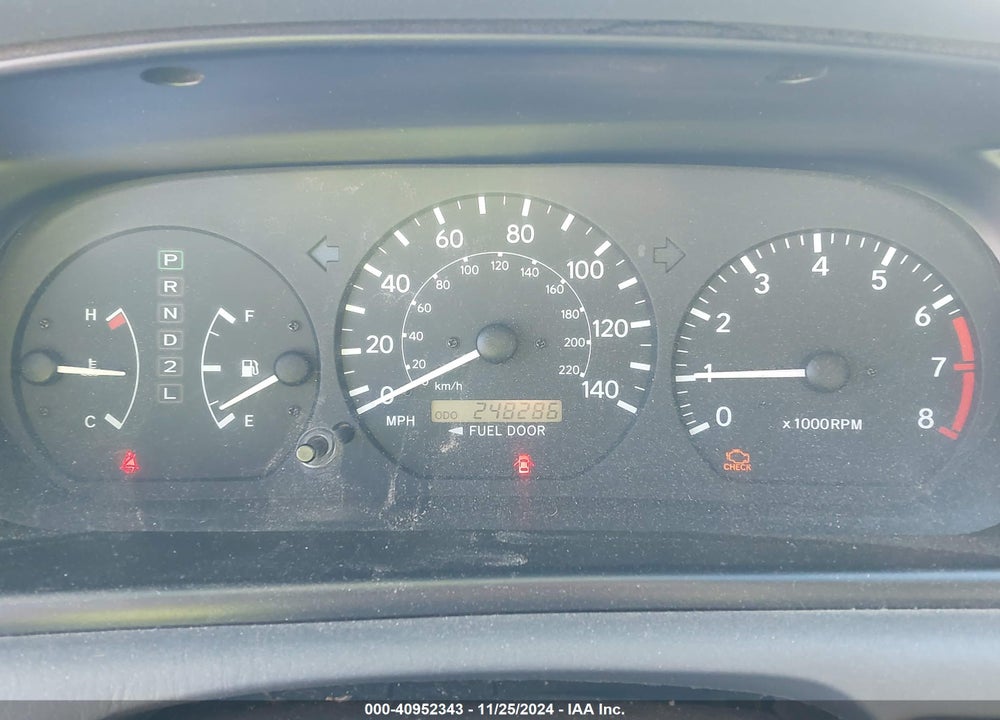 2000 TOYOTA CAMRY LE VIN: JT2BG22K4Y0520799