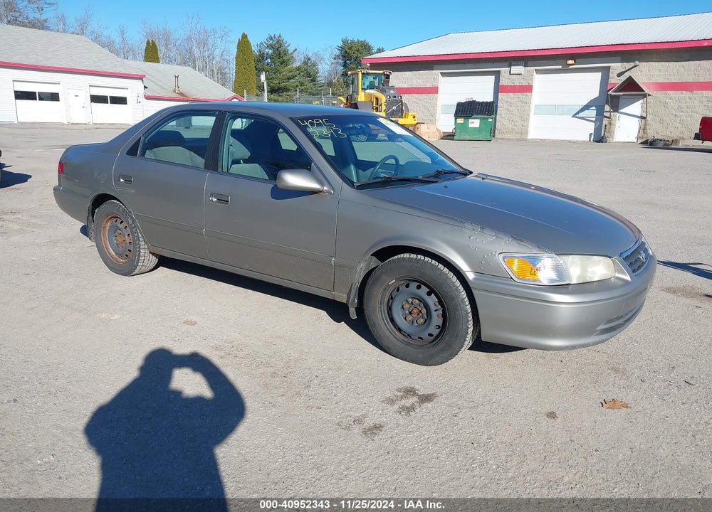2000 TOYOTA CAMRY LE VIN: JT2BG22K4Y0520799