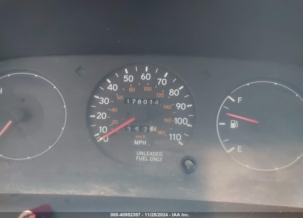 1994 TOYOTA COROLLA VIN: 1NXAE04B5RZ126308