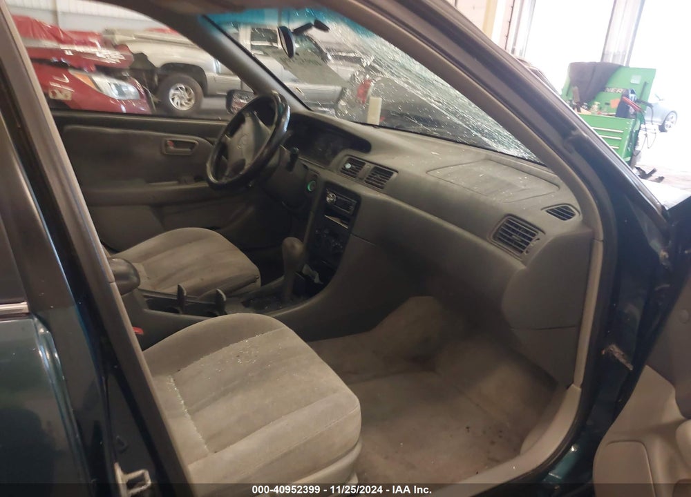 1998 TOYOTA CAMRY LE VIN: JT2BG22K1W0262223