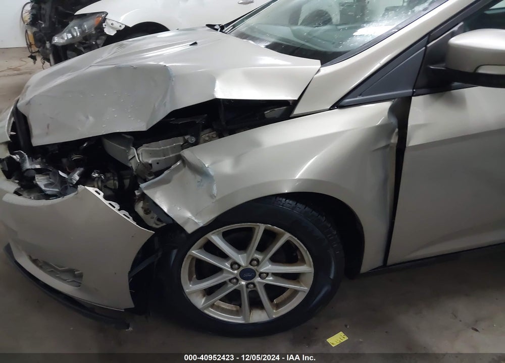 2015 FORD FOCUS SE VIN: 1FADP3F29FL217809