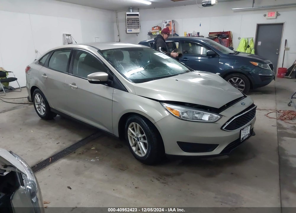 2015 FORD FOCUS SE VIN: 1FADP3F29FL217809