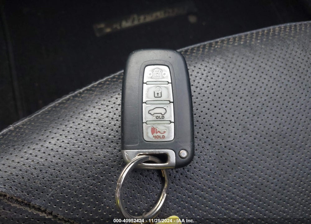 2013 HYUNDAI VELOSTER VIN: KMHTC6AE8DU146836