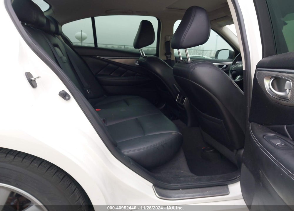 2015 INFINITI Q50 VIN: JN1BV7AP3FM338947
