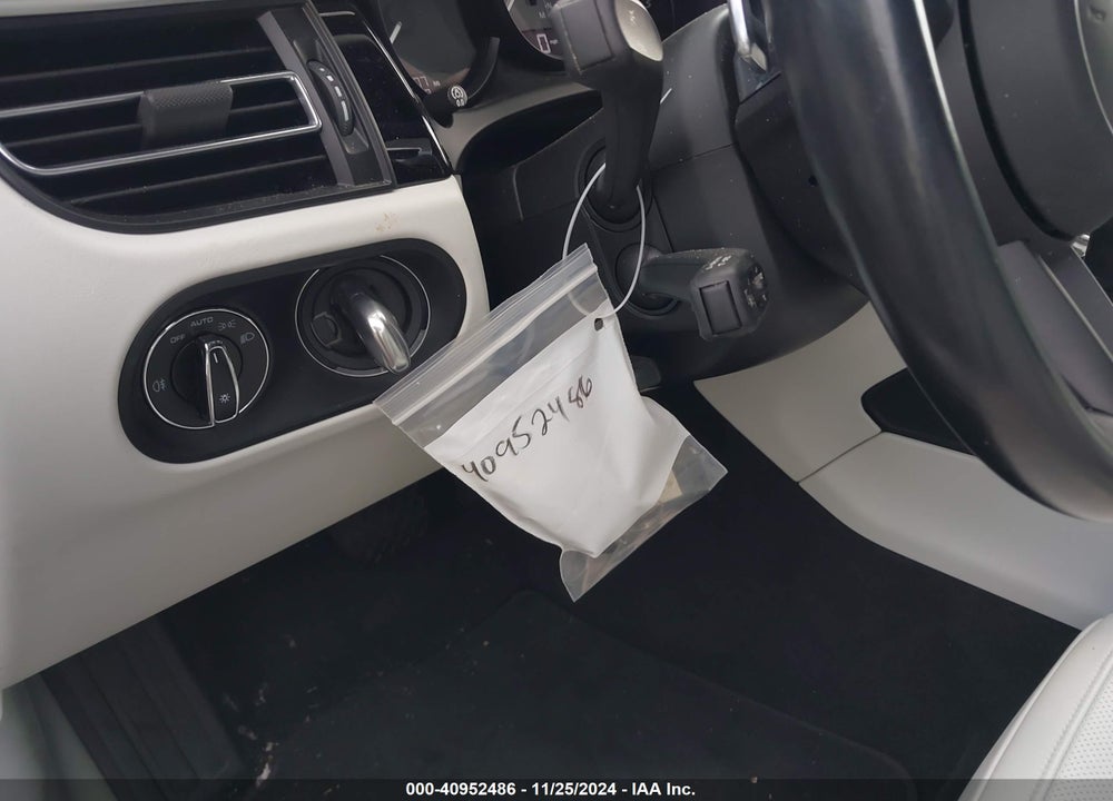 2022 PORSCHE MACAN S VIN: WP1AG2A56NLB23618