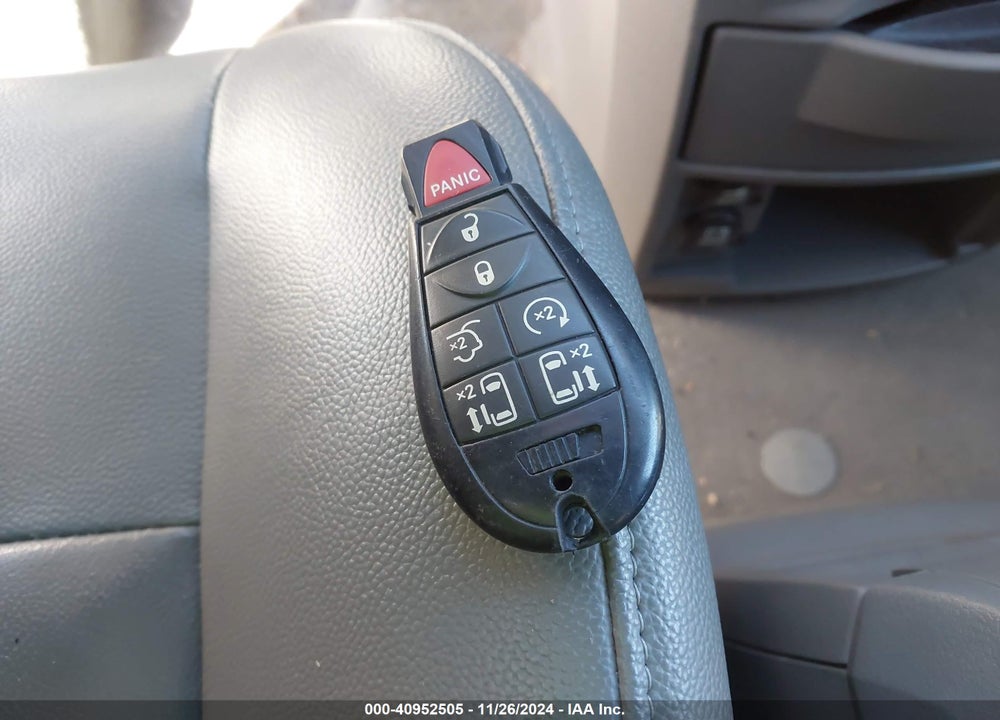 2008 CHRYSLER TOWN & COUNTRY TOURING VIN: 2A8HR54P88R838381