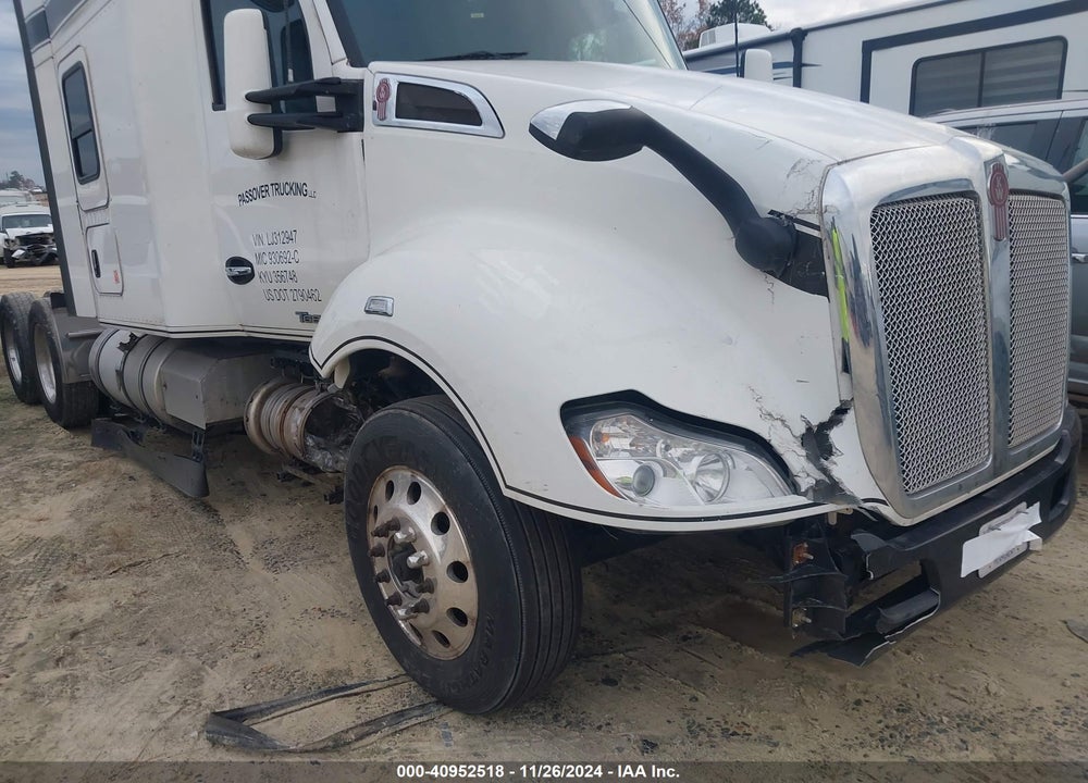 2020 KENWORTH T680 VIN: 1XKYDP9X5LJ312947