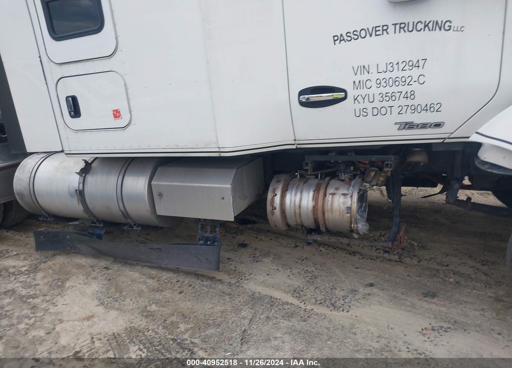 2020 KENWORTH T680 VIN: 1XKYDP9X5LJ312947