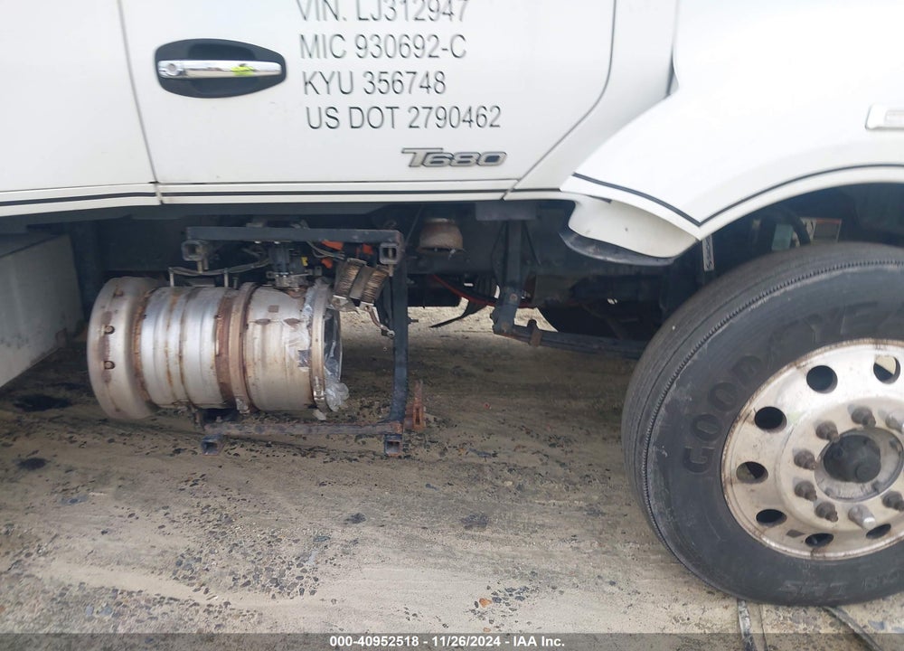 2020 KENWORTH T680 VIN: 1XKYDP9X5LJ312947