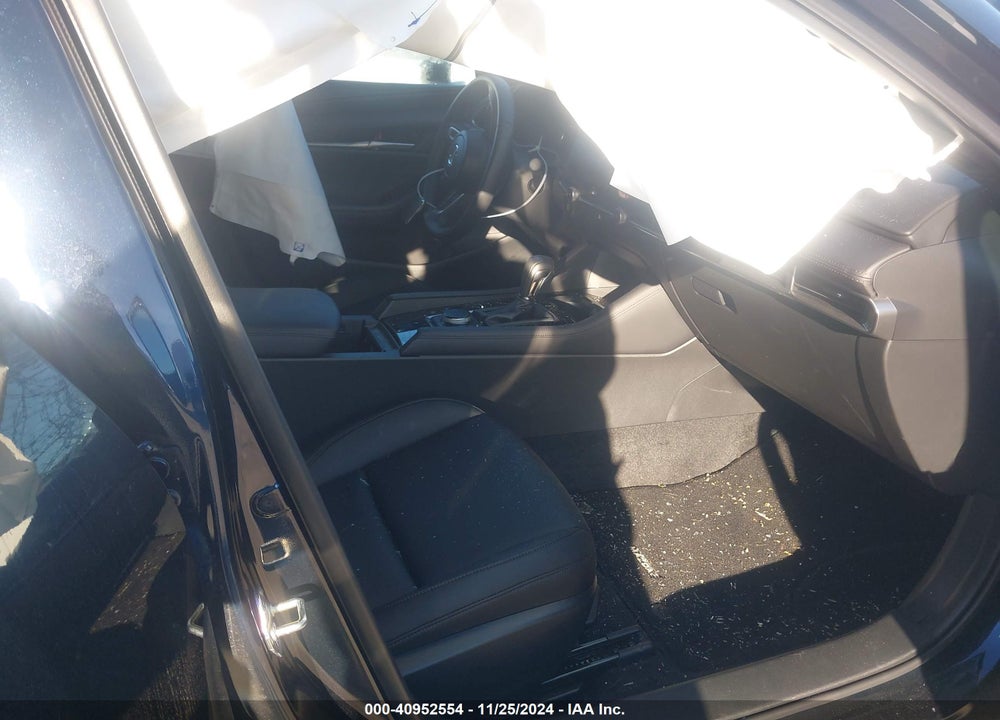 2024 MAZDA 3 2.5 S SELECT SPORT VIN: JM1BPAKM1R1721851