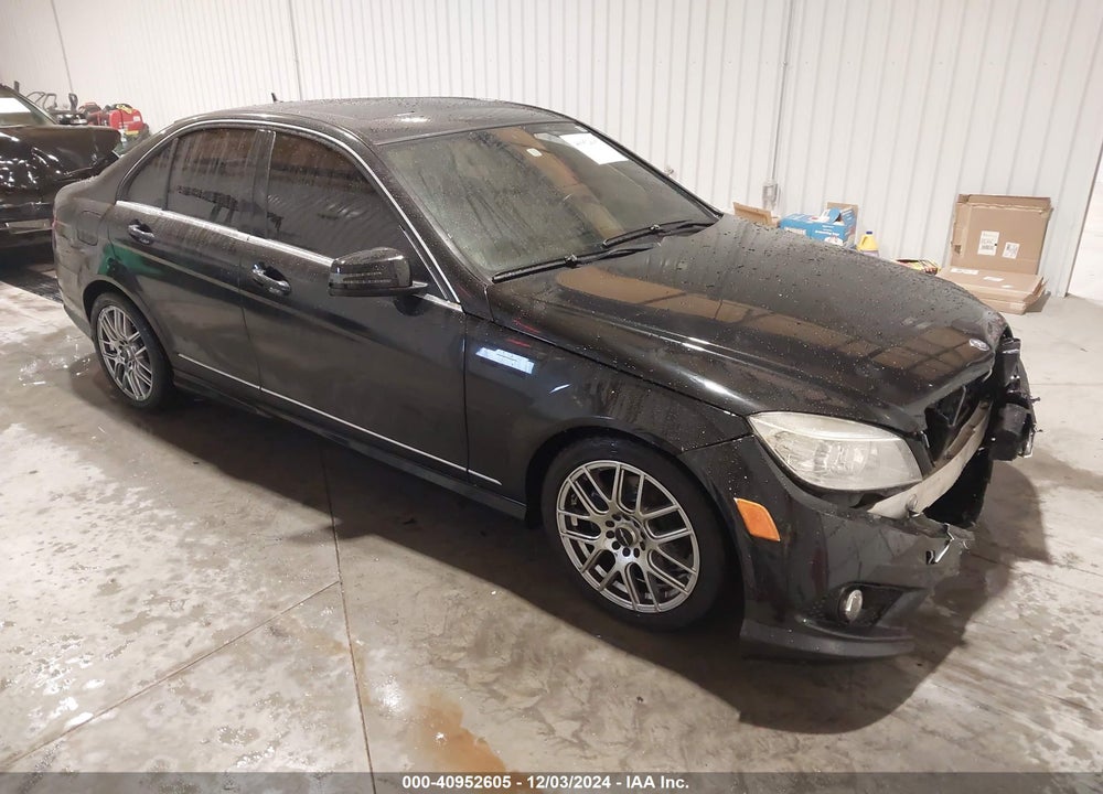 2010 MERCEDES-BENZ C 300 LUXURY/SPORT VIN: WDDGF5EB0AR121327