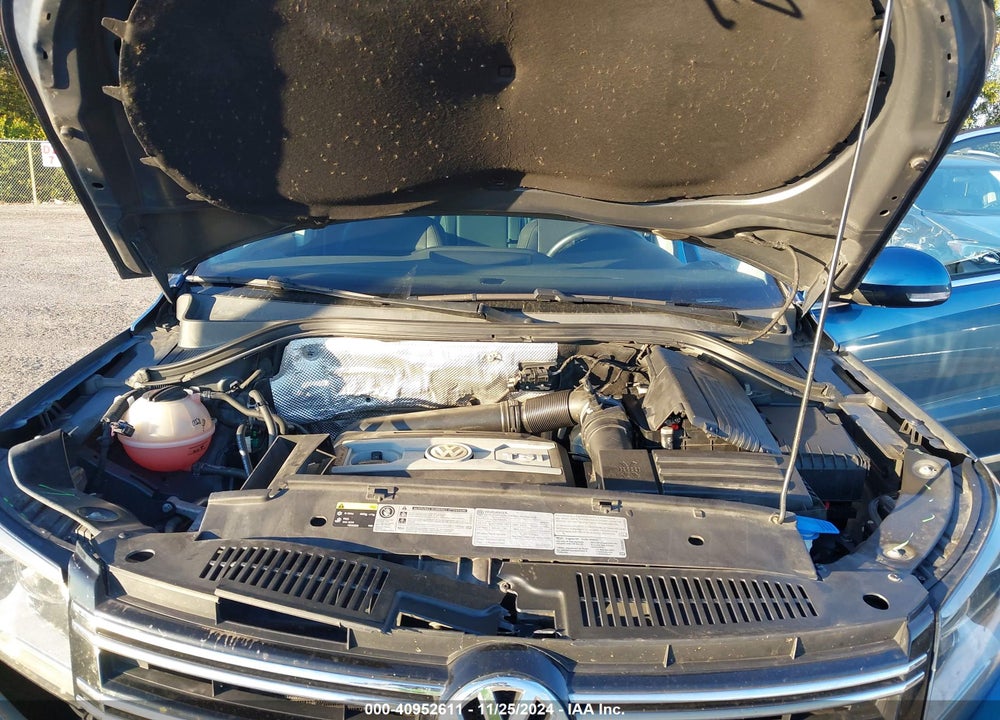 2017 VOLKSWAGEN TIGUAN 2.0T WOLFSBURG EDITION VIN: WVGSV7AX0HK004740