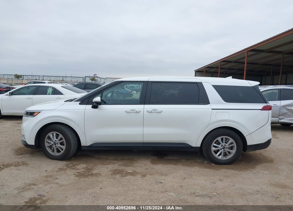 2024 KIA CARNIVAL MPV LX SEAT PACKAGE VIN: KNDNB4H32R6415921