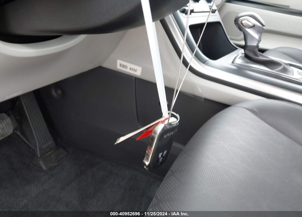 2024 KIA CARNIVAL MPV LX SEAT PACKAGE VIN: KNDNB4H32R6415921