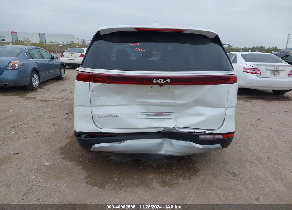 2024 KIA CARNIVAL MPV LX SEAT PACKAGE VIN: KNDNB4H32R6415921