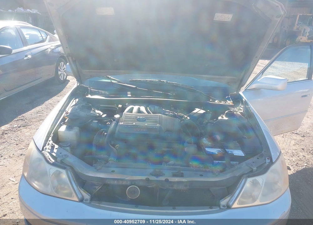 2001 TOYOTA AVALON XL VIN: 4T1BF28B51U140494
