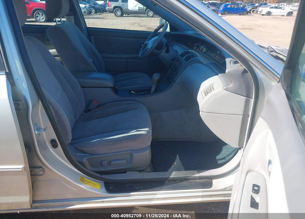 2001 TOYOTA AVALON XL VIN: 4T1BF28B51U140494