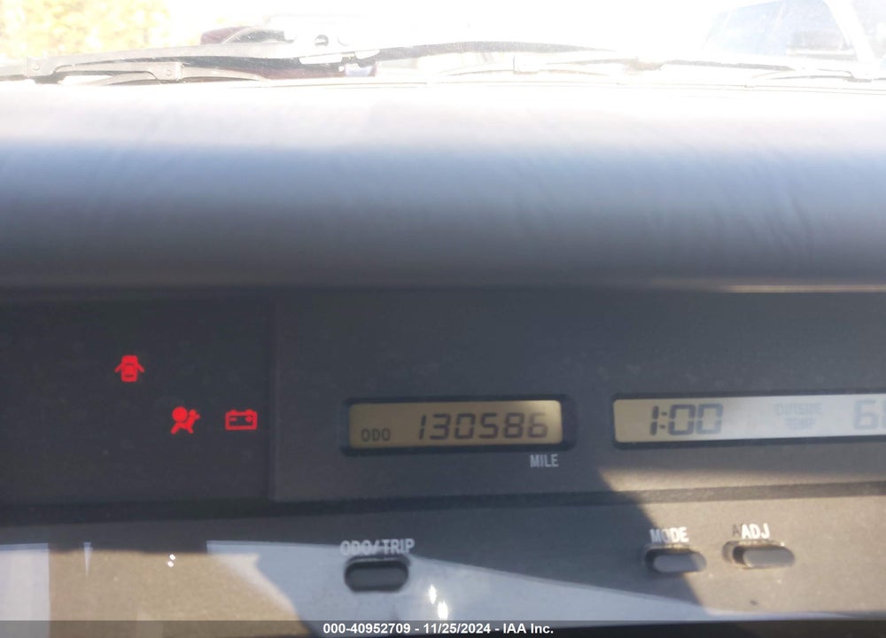 2001 TOYOTA AVALON XL VIN: 4T1BF28B51U140494