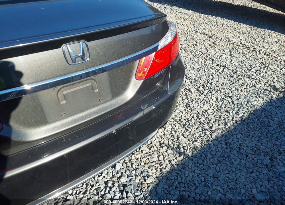 2015 HONDA ACCORD VIN: 1HGCR2F56FA012837