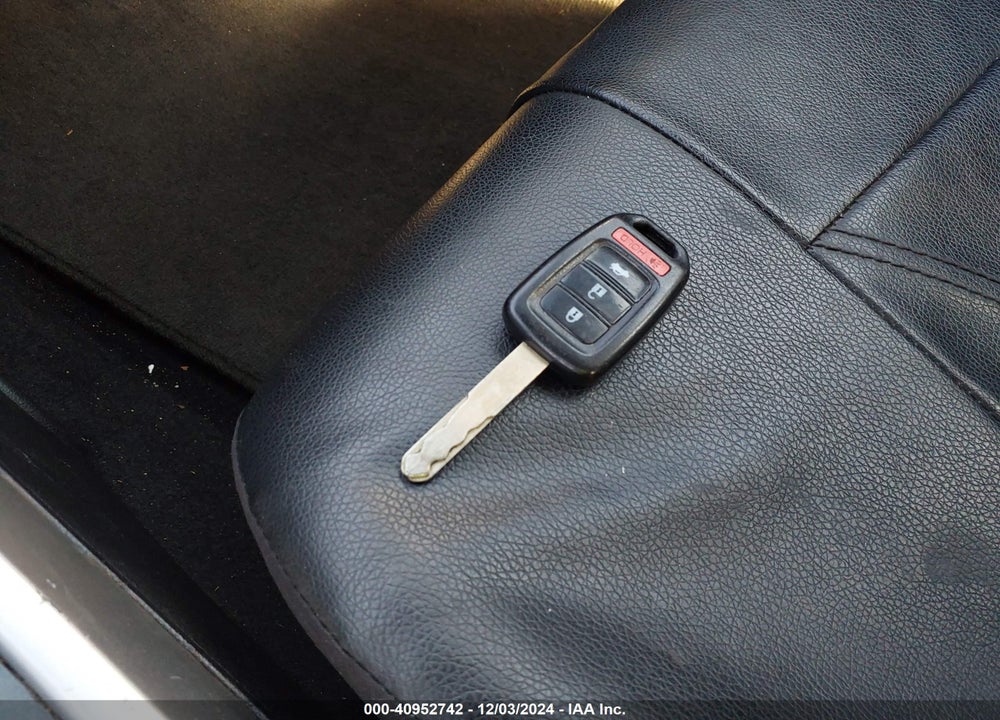 2015 HONDA ACCORD VIN: 1HGCR2F56FA012837