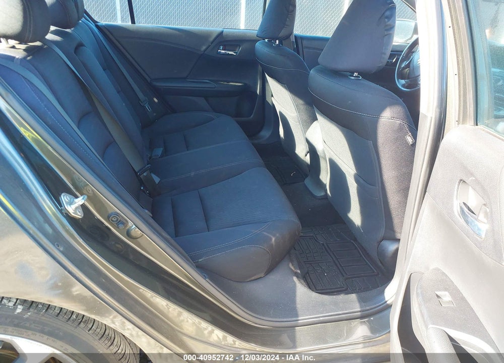 2015 HONDA ACCORD VIN: 1HGCR2F56FA012837
