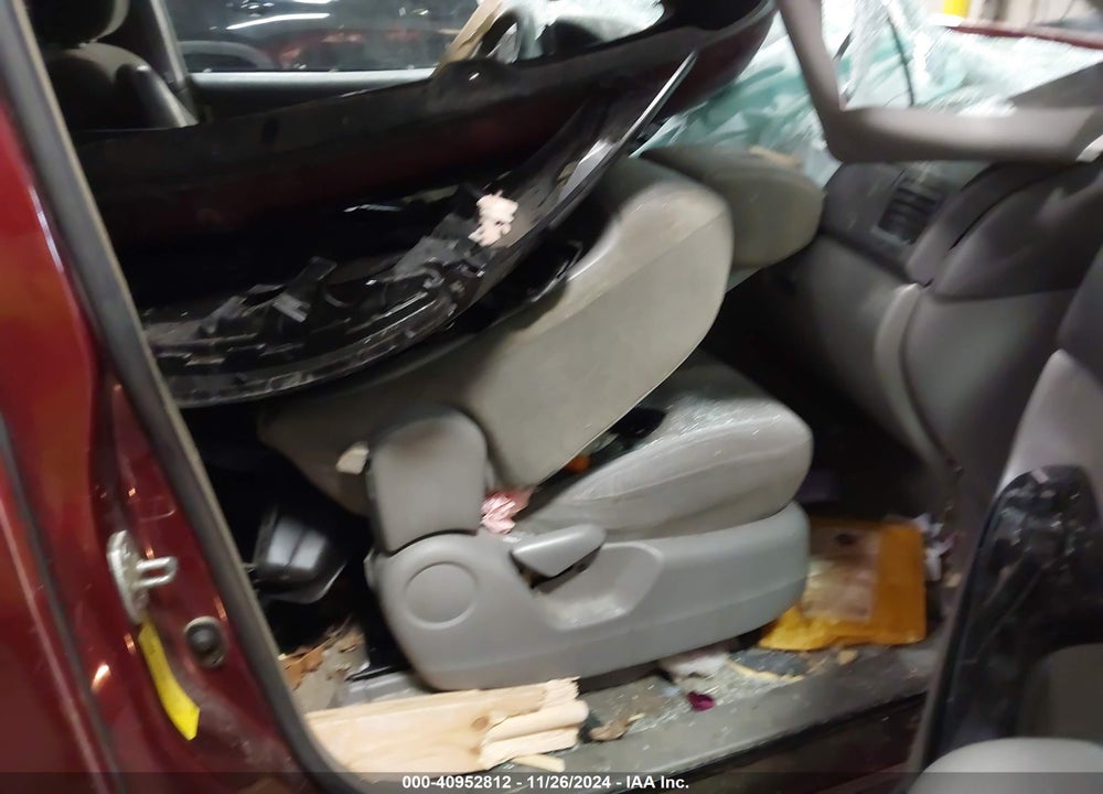 2004 TOYOTA SIENNA LE VIN: 5TDZA23C44S197103