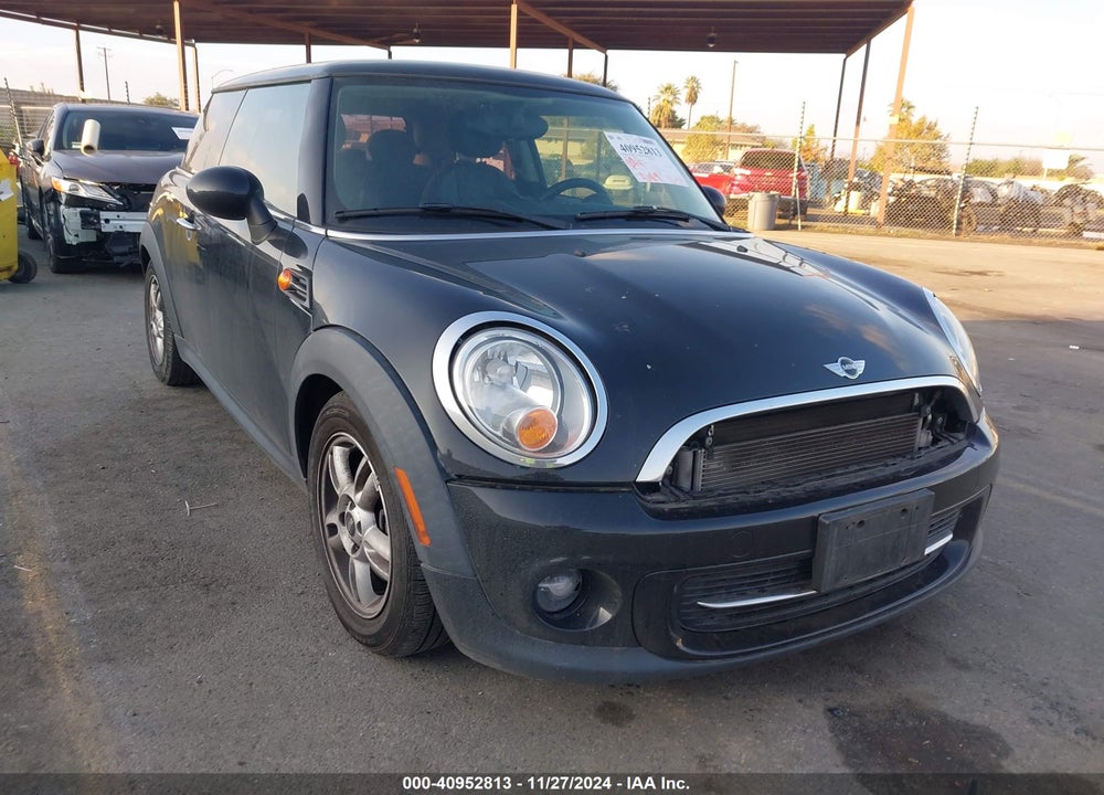 2013 MINI HARDTOP COOPER VIN: WMWSU3C56DT678596