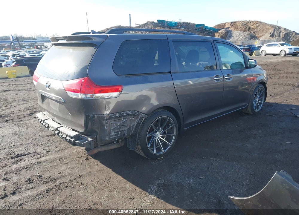 2011 TOYOTA SIENNA XLE LIMITED VIN: 5TDYK3DC7BS061557