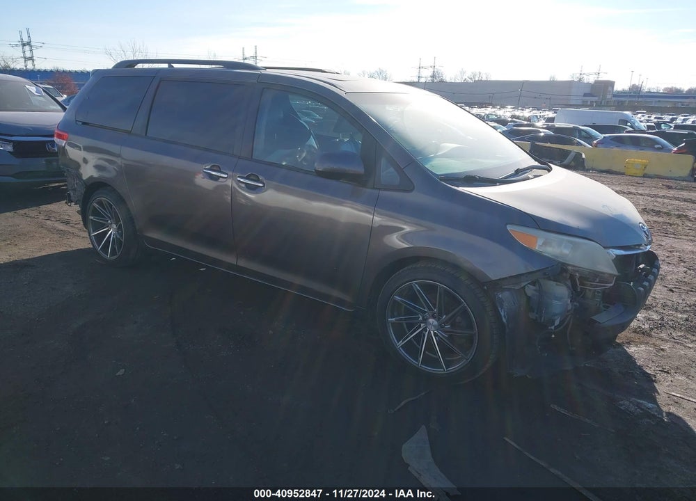 2011 TOYOTA SIENNA XLE LIMITED VIN: 5TDYK3DC7BS061557