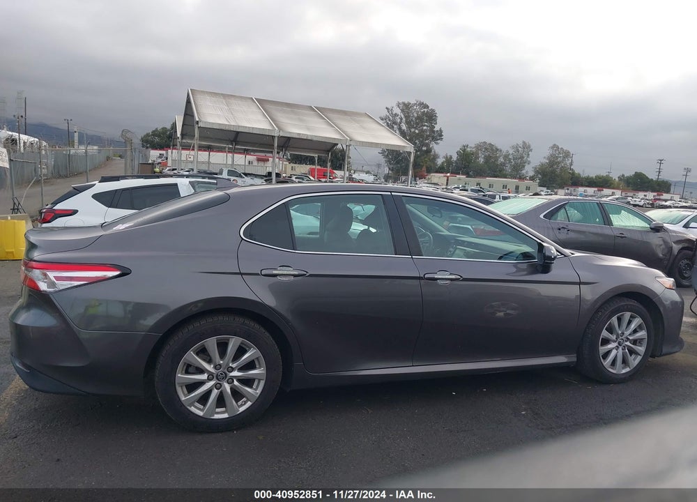 2019 TOYOTA CAMRY LE VIN: 4T1B11HK2KU206820