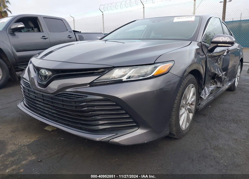 2019 TOYOTA CAMRY LE VIN: 4T1B11HK2KU206820