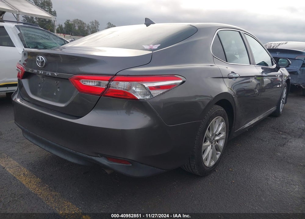 2019 TOYOTA CAMRY LE VIN: 4T1B11HK2KU206820
