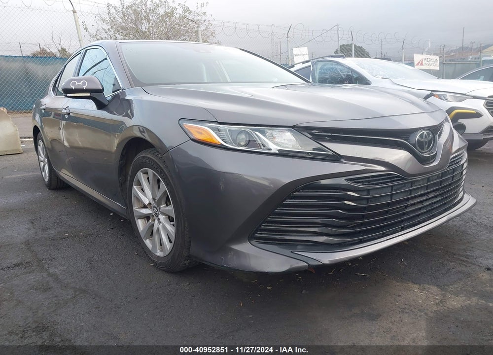 2019 TOYOTA CAMRY LE VIN: 4T1B11HK2KU206820